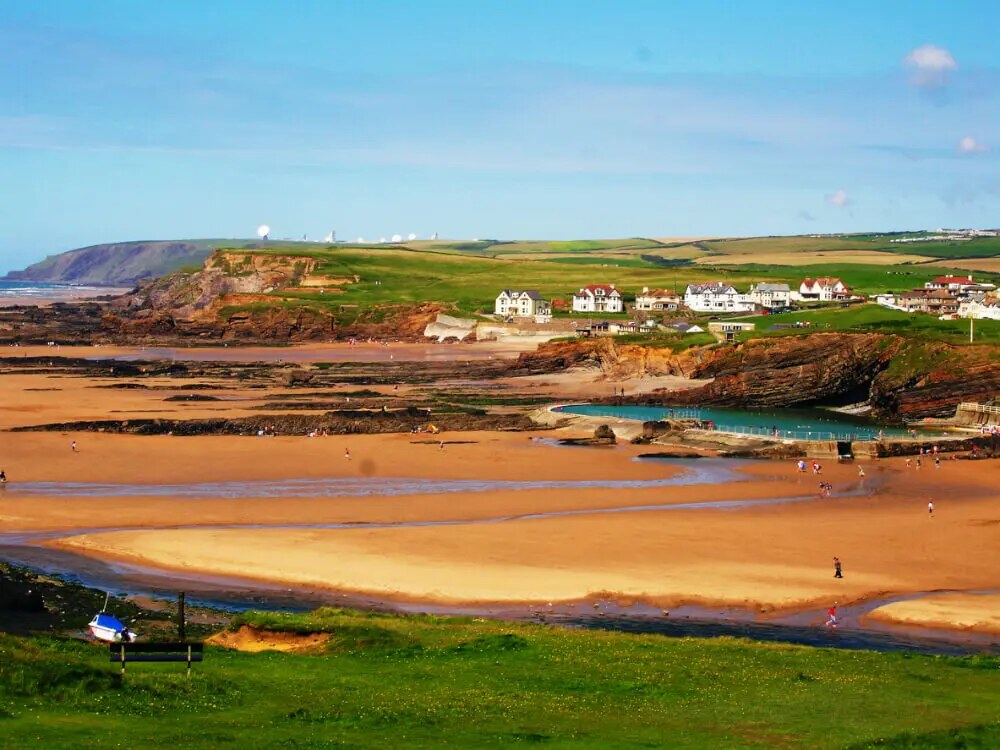 Summerleaze Beach and Bude Sea Pool at low tide